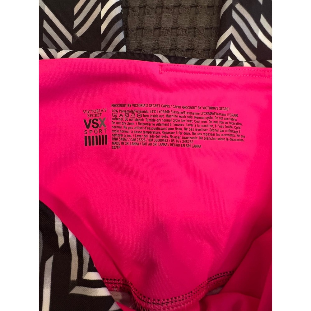 Victoria Secret Capri‎ Leggings | NWOT Womens Black White Print Athletic Pants - Picture 8 of 8